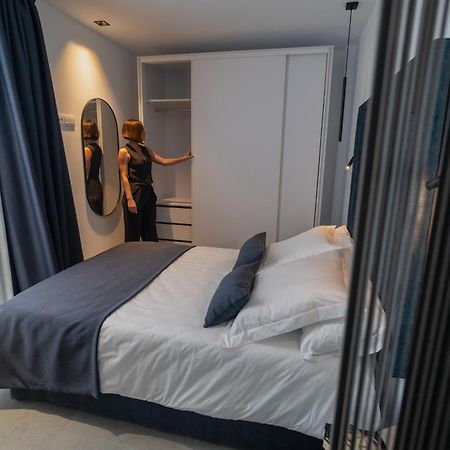 Riam Suites Apartamentos Лос-Паласьос-и-Вильяфранка Экстерьер фото