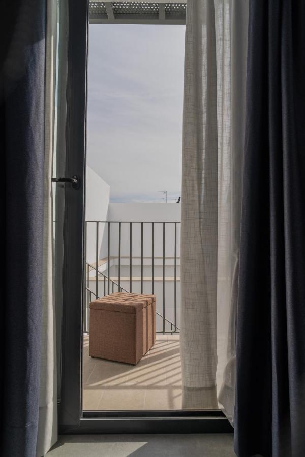 Riam Suites Apartamentos Лос-Паласьос-и-Вильяфранка Экстерьер фото