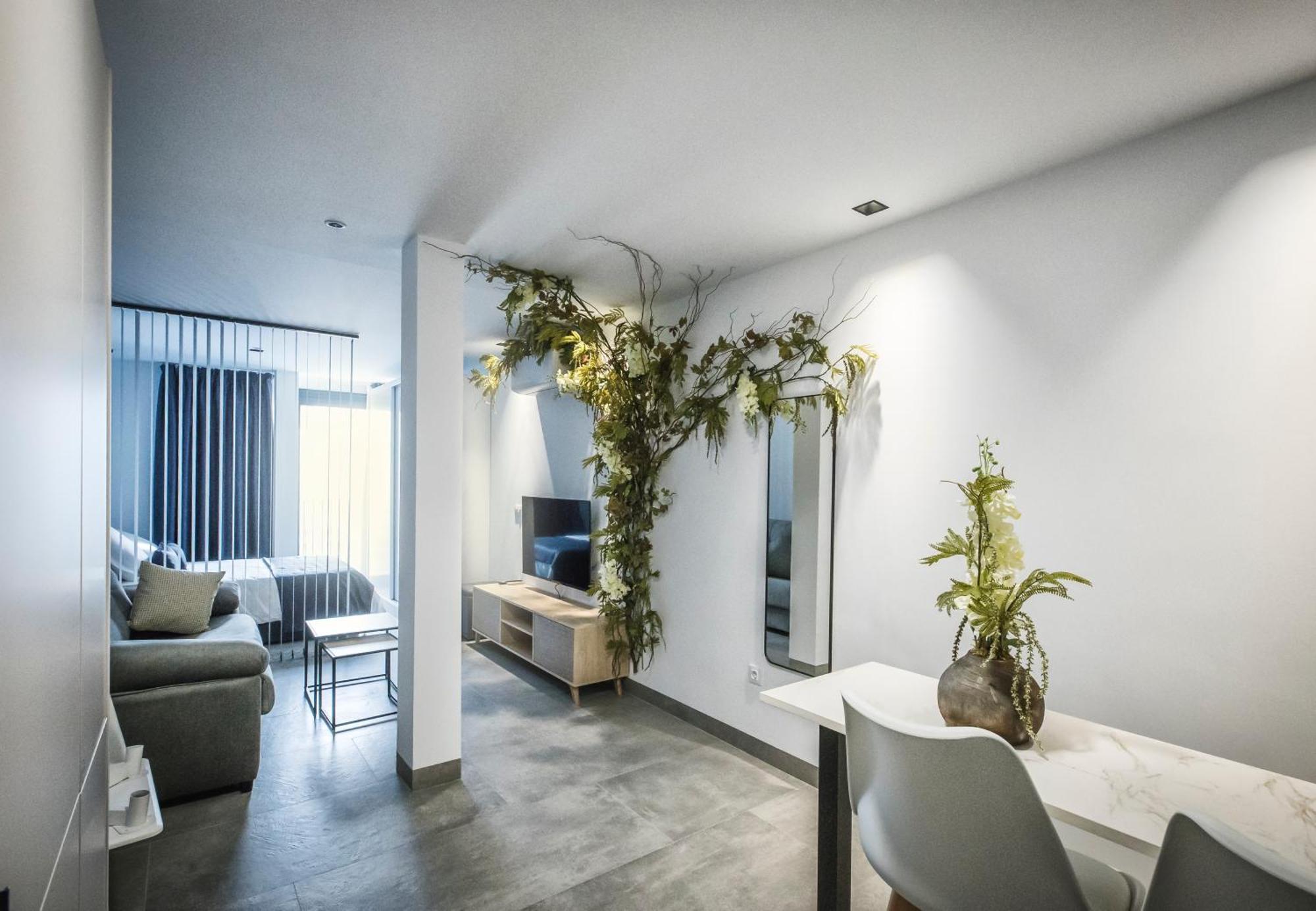 Riam Suites Apartamentos Лос-Паласьос-и-Вильяфранка Экстерьер фото